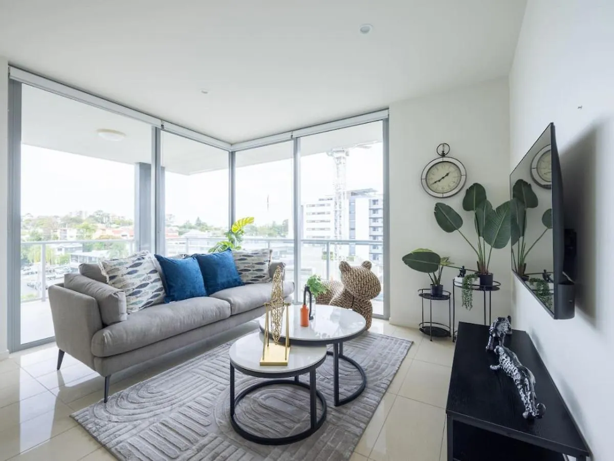 Modern 3Br Riverside Apt W Parking Near Shops And Park Brisbane